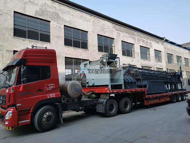 1600型斷橋鋁破碎機(jī)裝車(chē)發(fā)往重慶