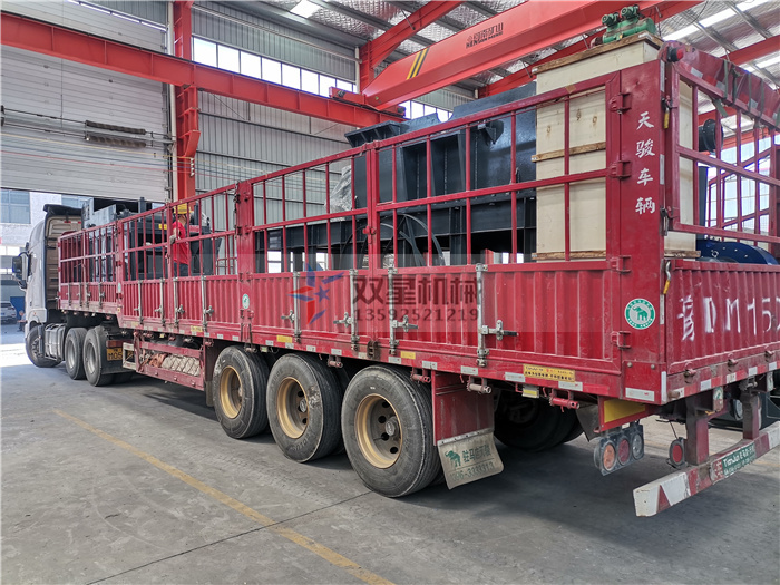 1300型斷橋鋁破碎機(jī)裝車(chē)發(fā)往貴州銅仁